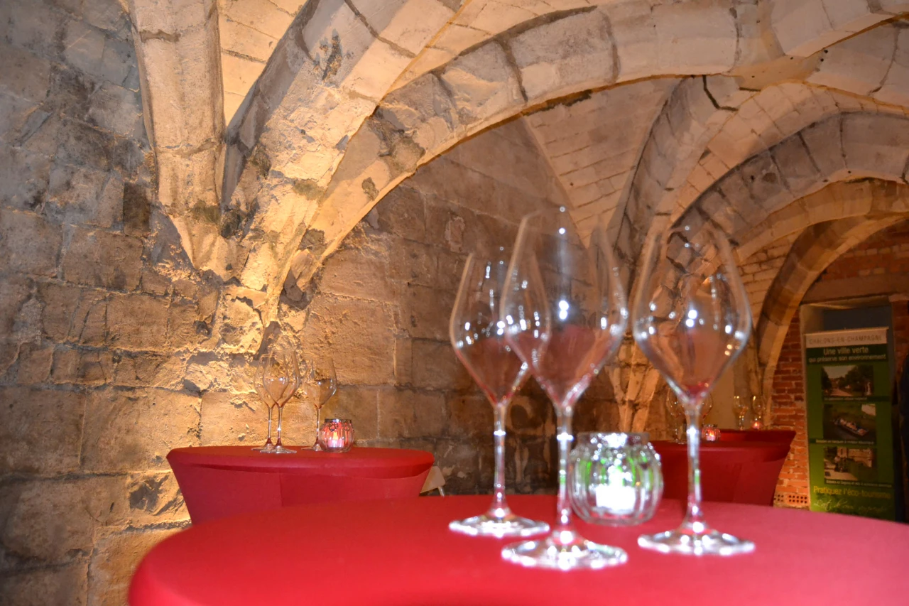Vignobles en Scène : Dégustation musicale dans les Caves Médiévales